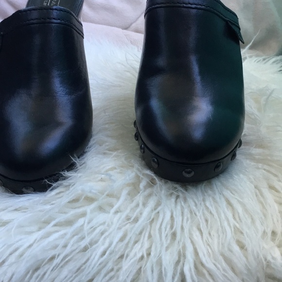 Heels - Picture 3 of 5